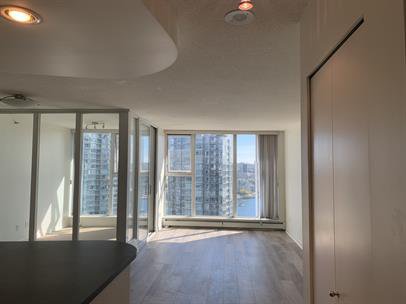 2 Bedroom Apartment for Rent - 1009 Expo Boulevard, Vancouver, BC 4