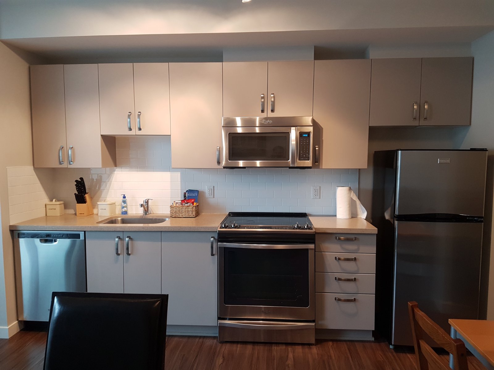 Studio Apartment for Rent - 215 1st St W, North Vancouver, BC 4