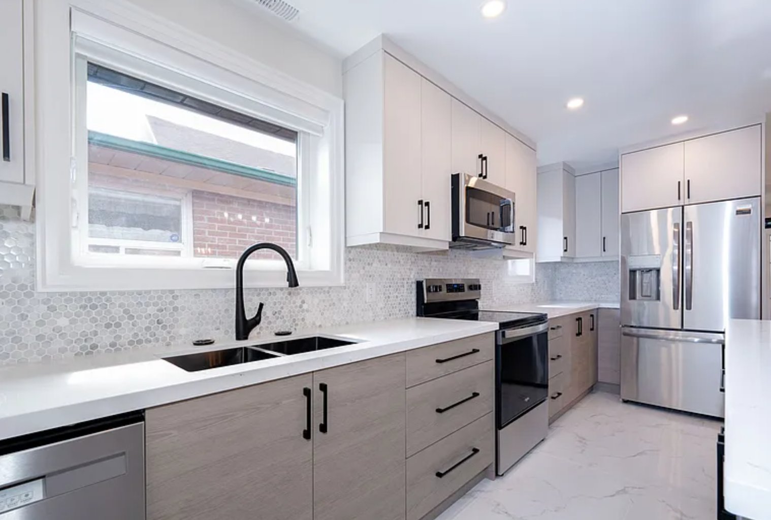 3 Bedroom House for Rent - 31 Mariposa Ave, York, ON 4
