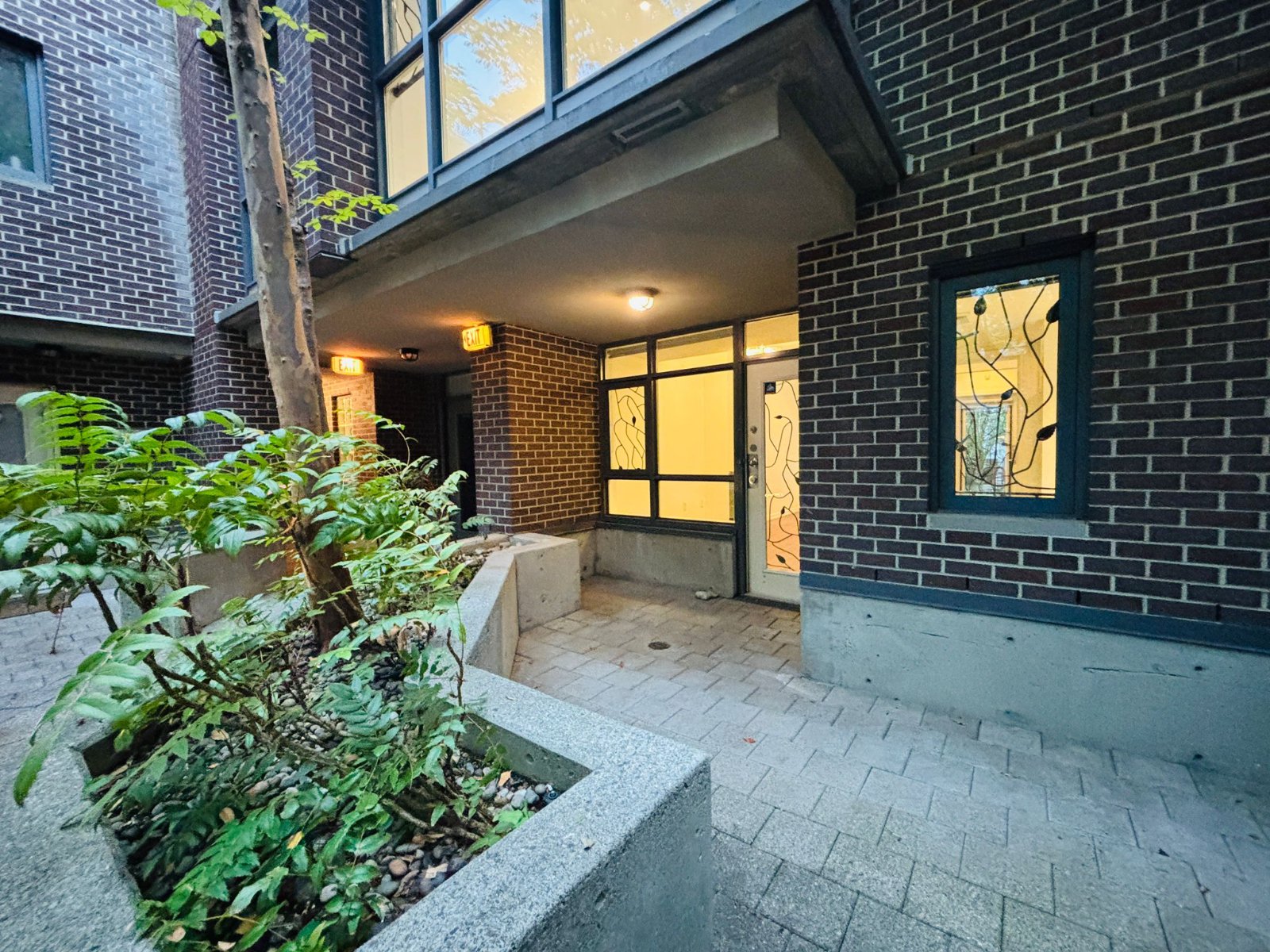 2 Bedroom Apartment for Rent - 885 Helmcken St, Vancouver, BC 2