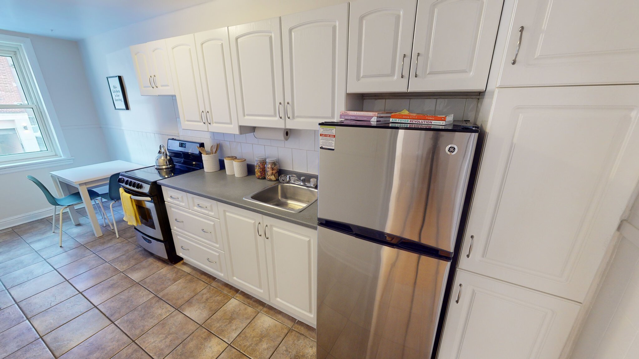 Studio Apartment for Rent - 225  MacLaren Street, Ottawa, ON 2