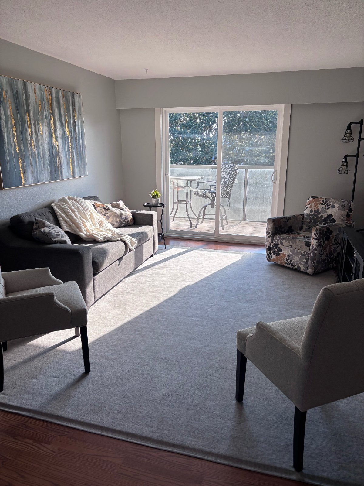 2 Bedroom Apartment for Rent - 848 Esquimalt Rd, Esquimalt, BC 3