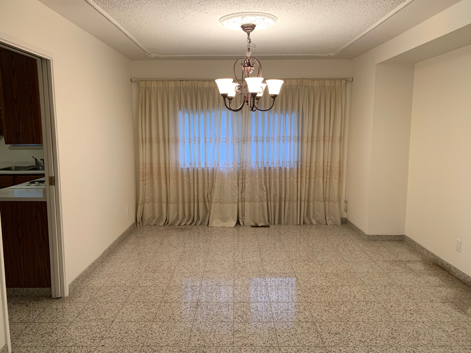 4 Bedroom Private Suite for Rent - 2570 Ellerslie Avenue, Burnaby, BC 4