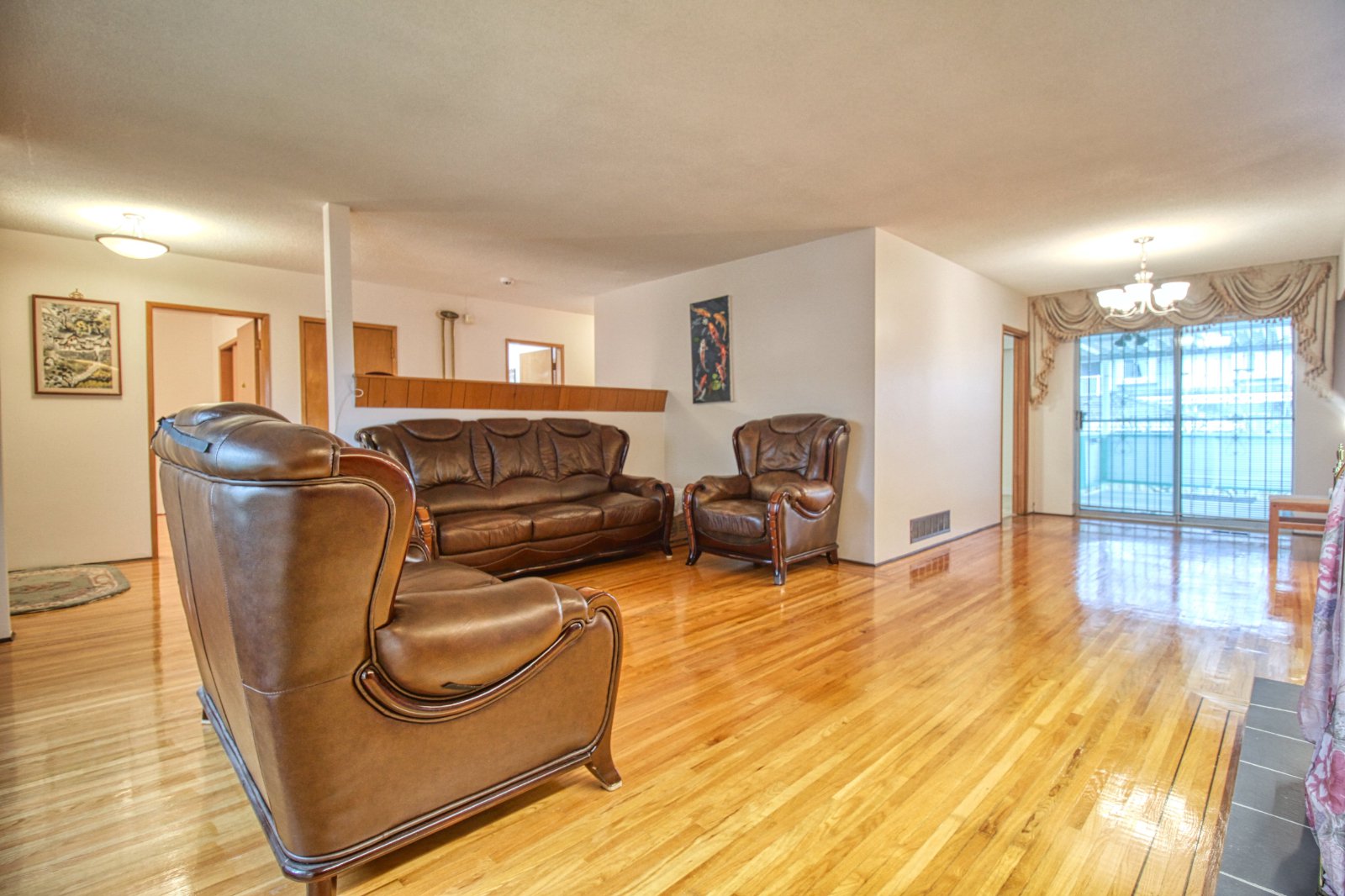 2 Bedroom Garden Suite for Rent - E 52nd Ave, Vancouver, BC 4