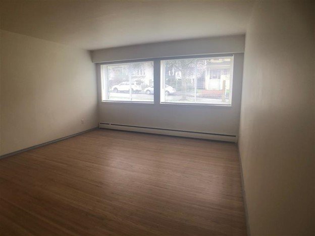 Studio Apartment for Rent - 1547 Comox St, Vancouver, BC 4