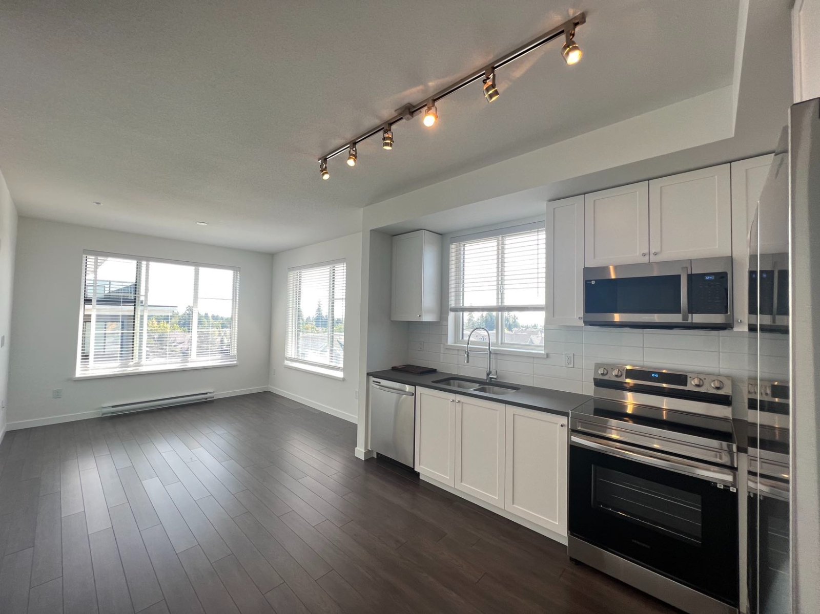 3 Bedroom Apartment for Rent - 15815 85 Ave, Surrey, BC 2