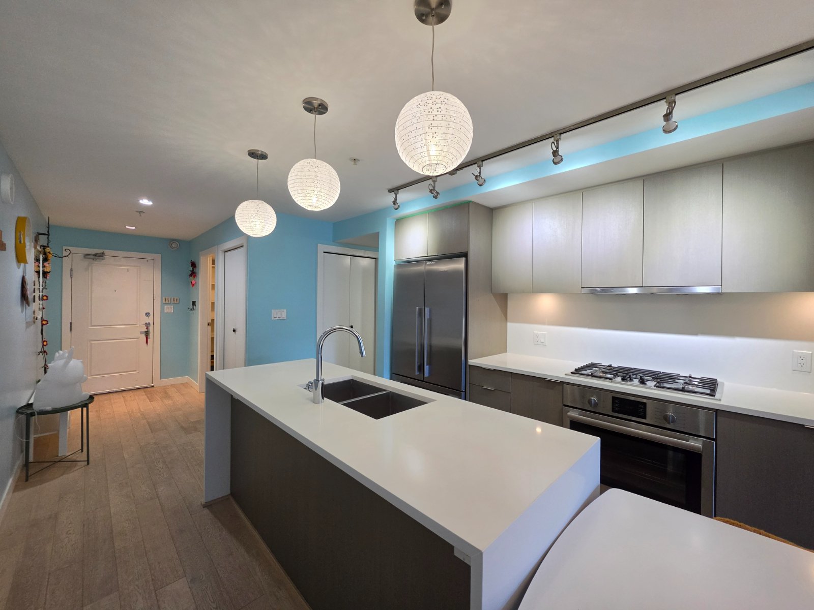 2 Bedroom Apartment for Rent - 5555 Dunbar Street, Vancouver, BC 3