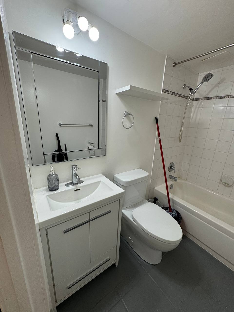 2 Bedroom Apartment for Rent - 2130 17 St SW, Calgary, AB 5