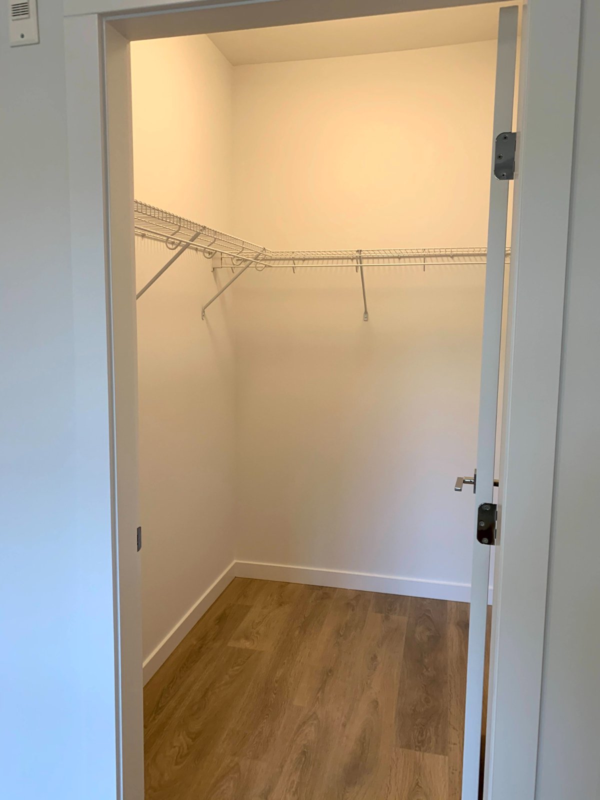2 Bedroom Apartment for Rent - 715 15th St W, North Vancouver, BC 2