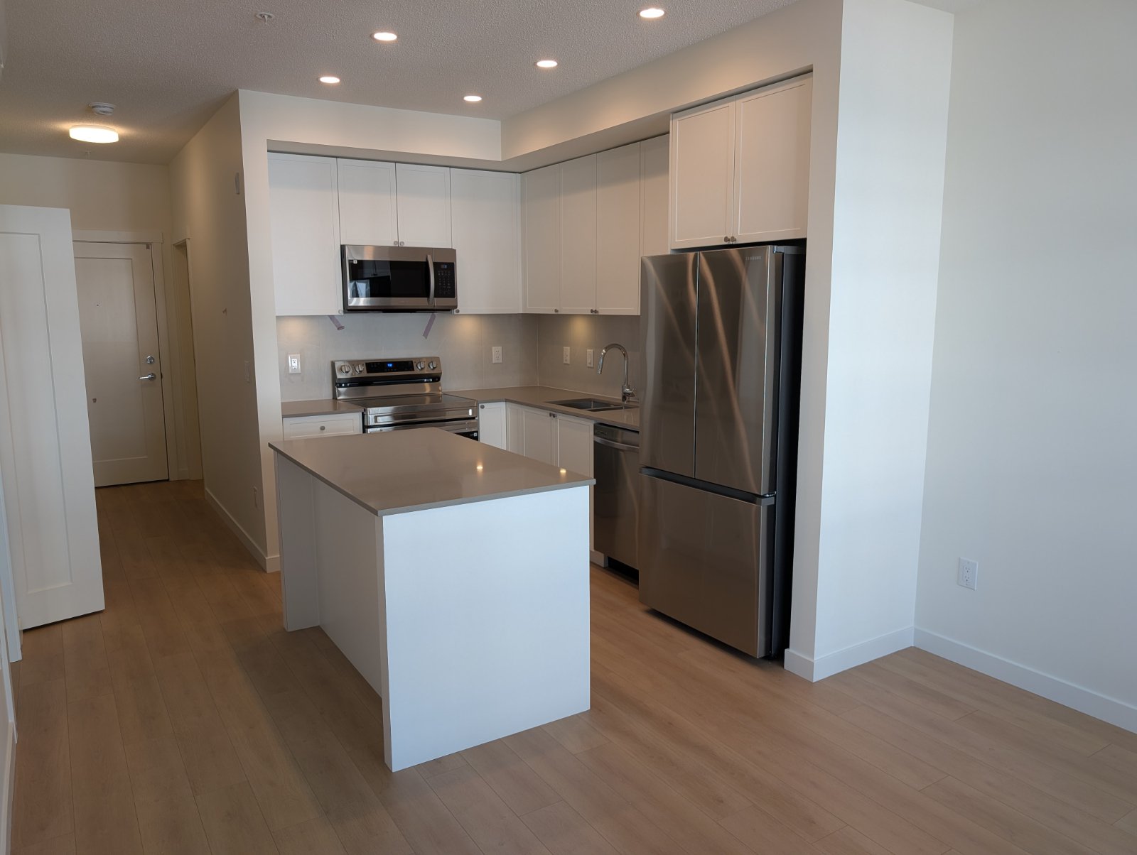 2 Bedroom Apartment for Rent - 15780 Fraser Hwy, Surrey, BC 3