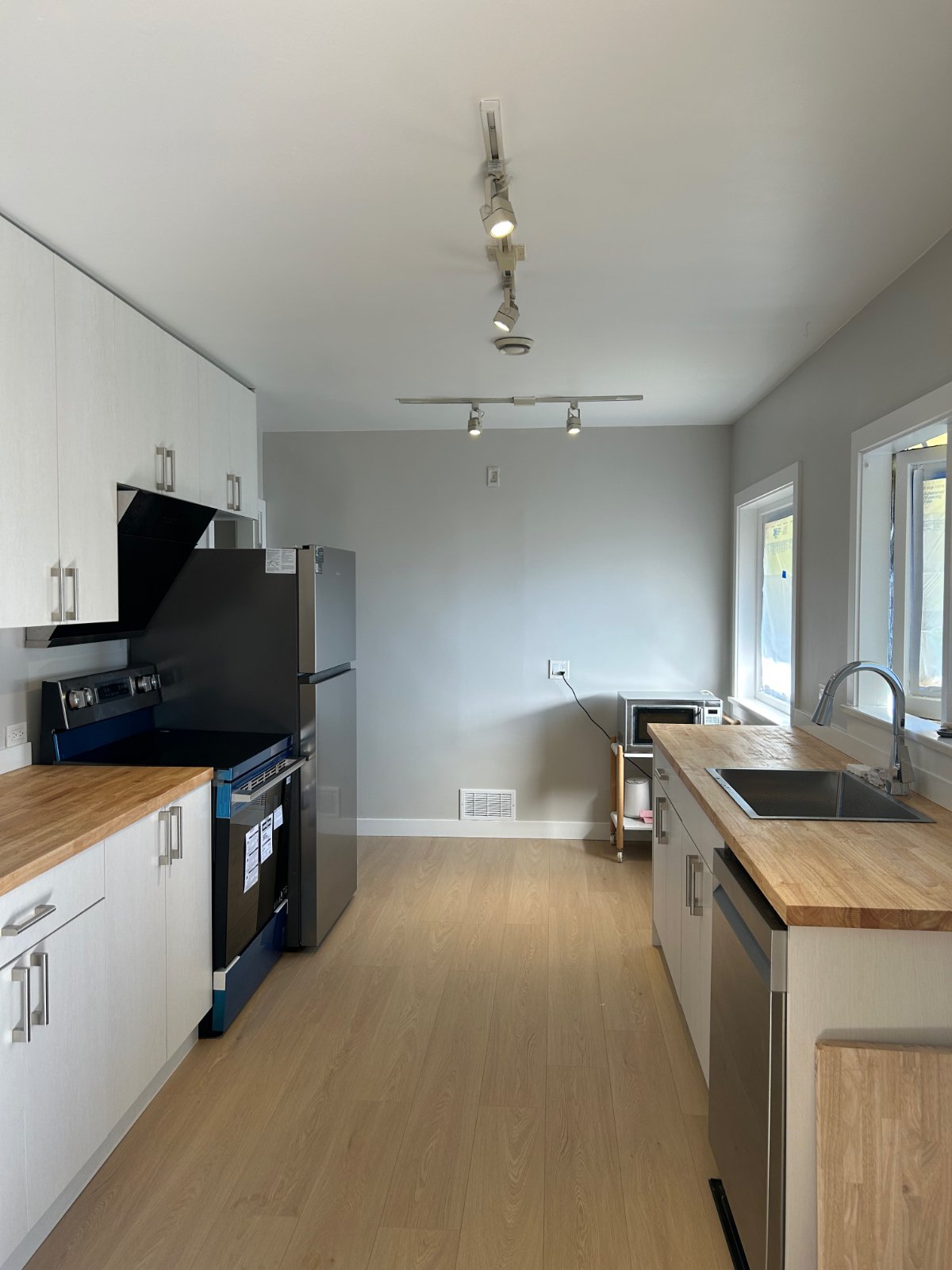5 Bedroom House for Rent - 4976 Chancellor Blvd, Vancouver, BC 2
