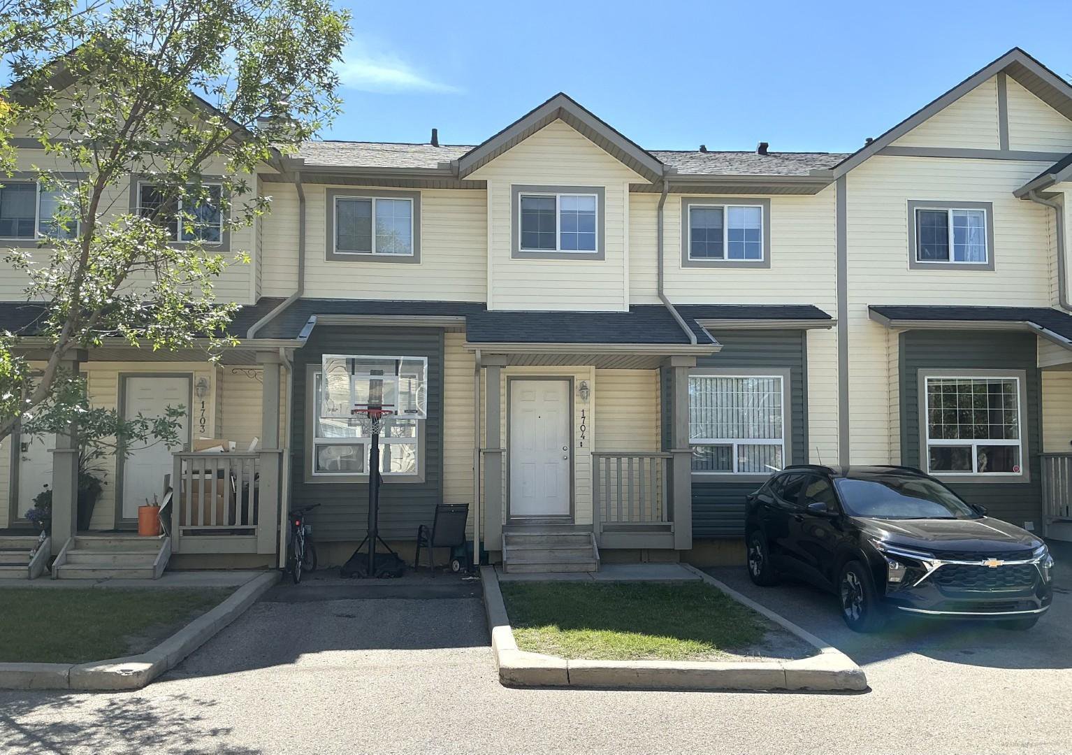 2 Bedroom Townhouse for Rent - 111 1704 - 111 Tarawood Lane Northeast, Calgary, AB