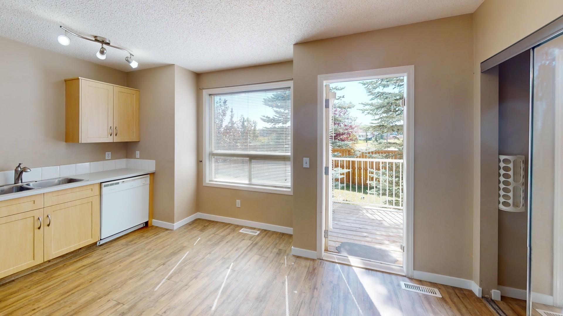 2 Bedroom Townhouse for Rent - 111 1704 - 111 Tarawood Lane Northeast, Calgary, AB 5