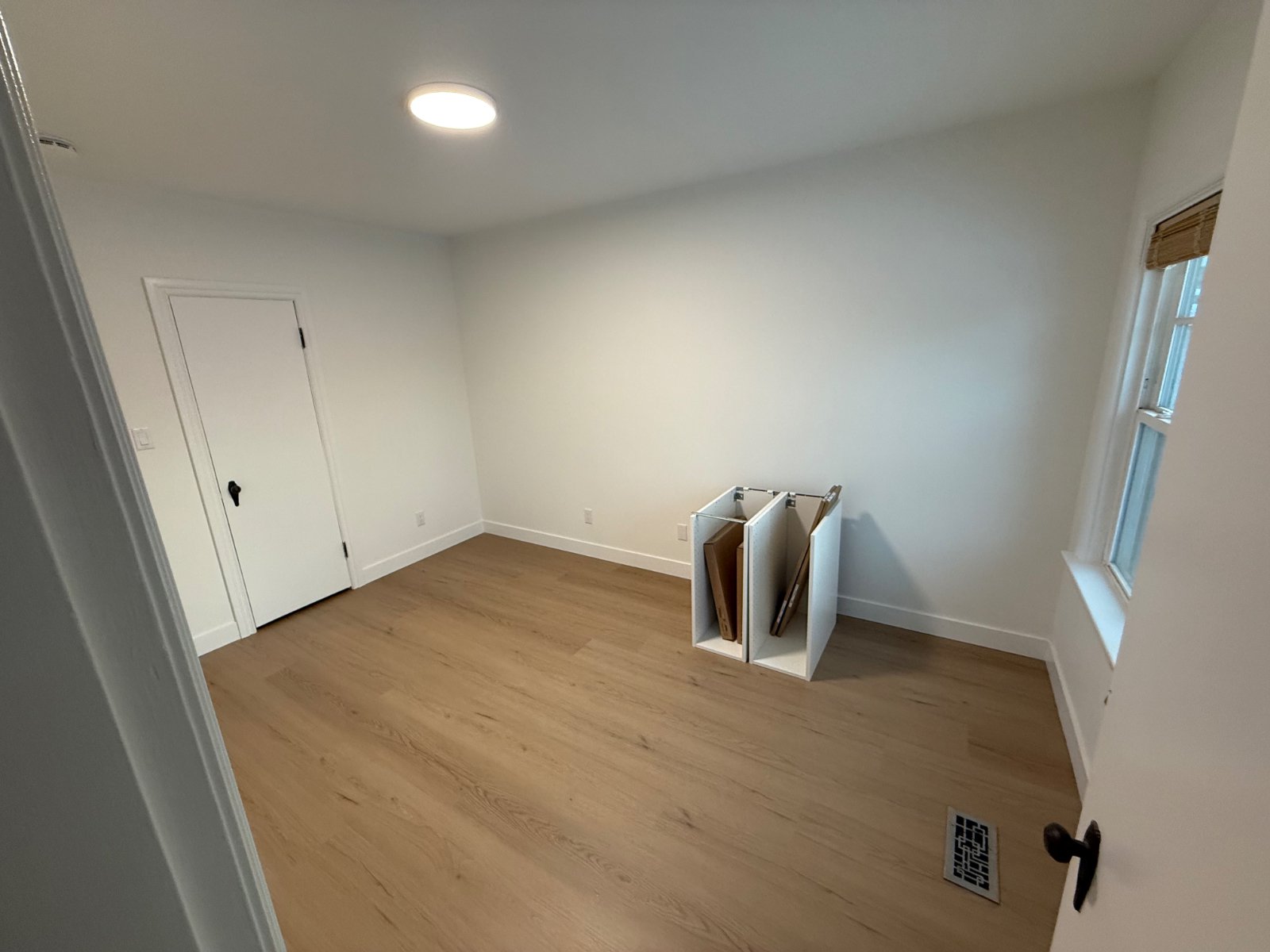 Room in House for Rent - 4206 Nanaimo St, Vancouver, BC 5
