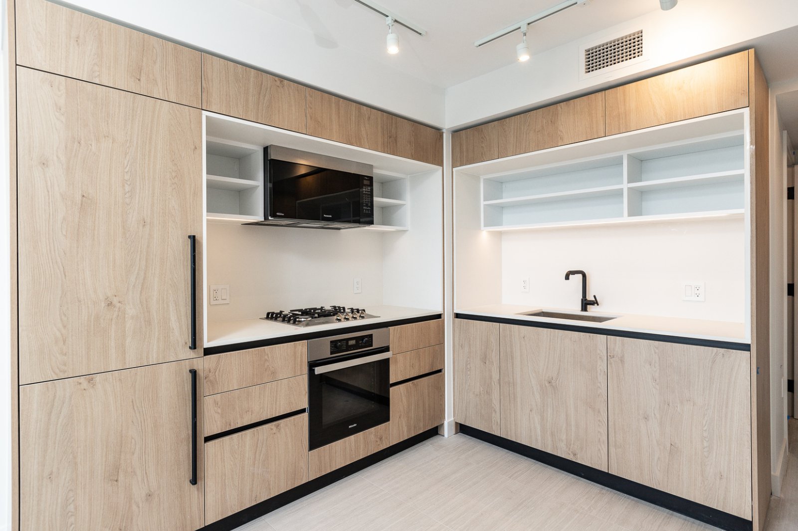 2 Bedroom Apartment for Rent - 5058 Joyce St, Vancouver, BC 2