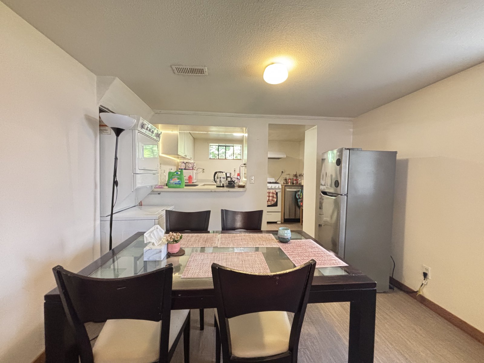 2 Bedroom Basement Suite for Rent - Holland St, New Westminster, BC 4