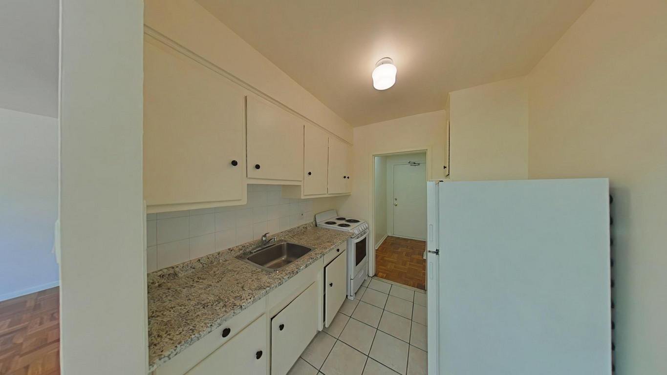 2 Bedroom Apartment for Rent - 1607 Victoria Park Avenue, Scarborough, ON 2