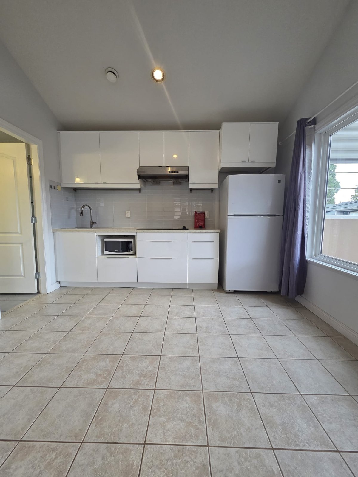Room in House for Rent - Williams Rd, Richmond, BC 3