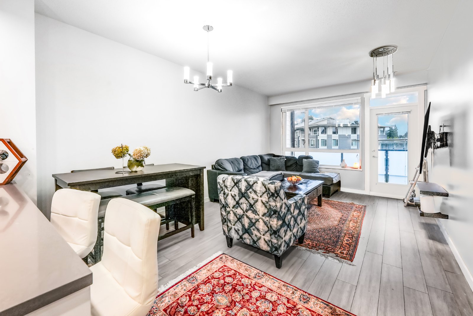 2 Bedroom Apartment for Rent - 2632 Library Lane, North Vancouver, BC 3