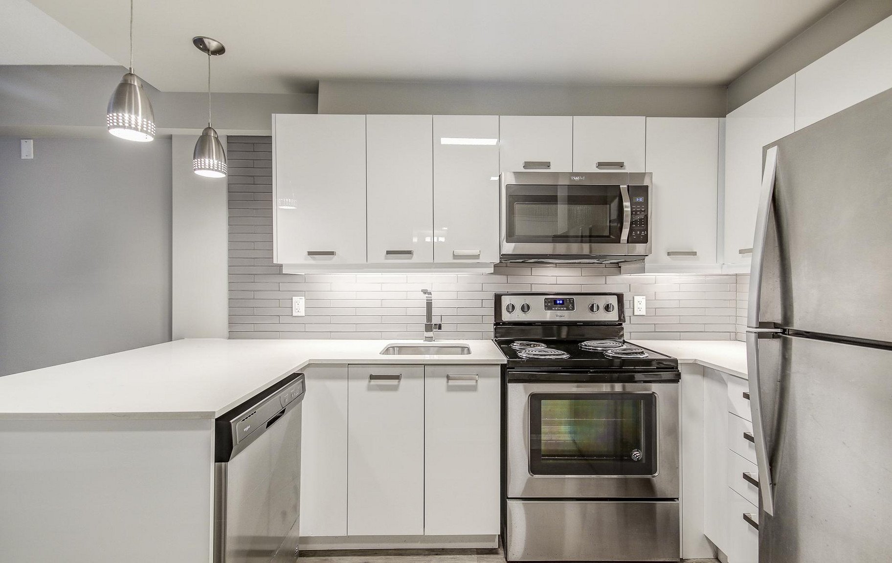2 Bedroom Apartment for Rent - 88 Erskine Avenue, Toronto, ON