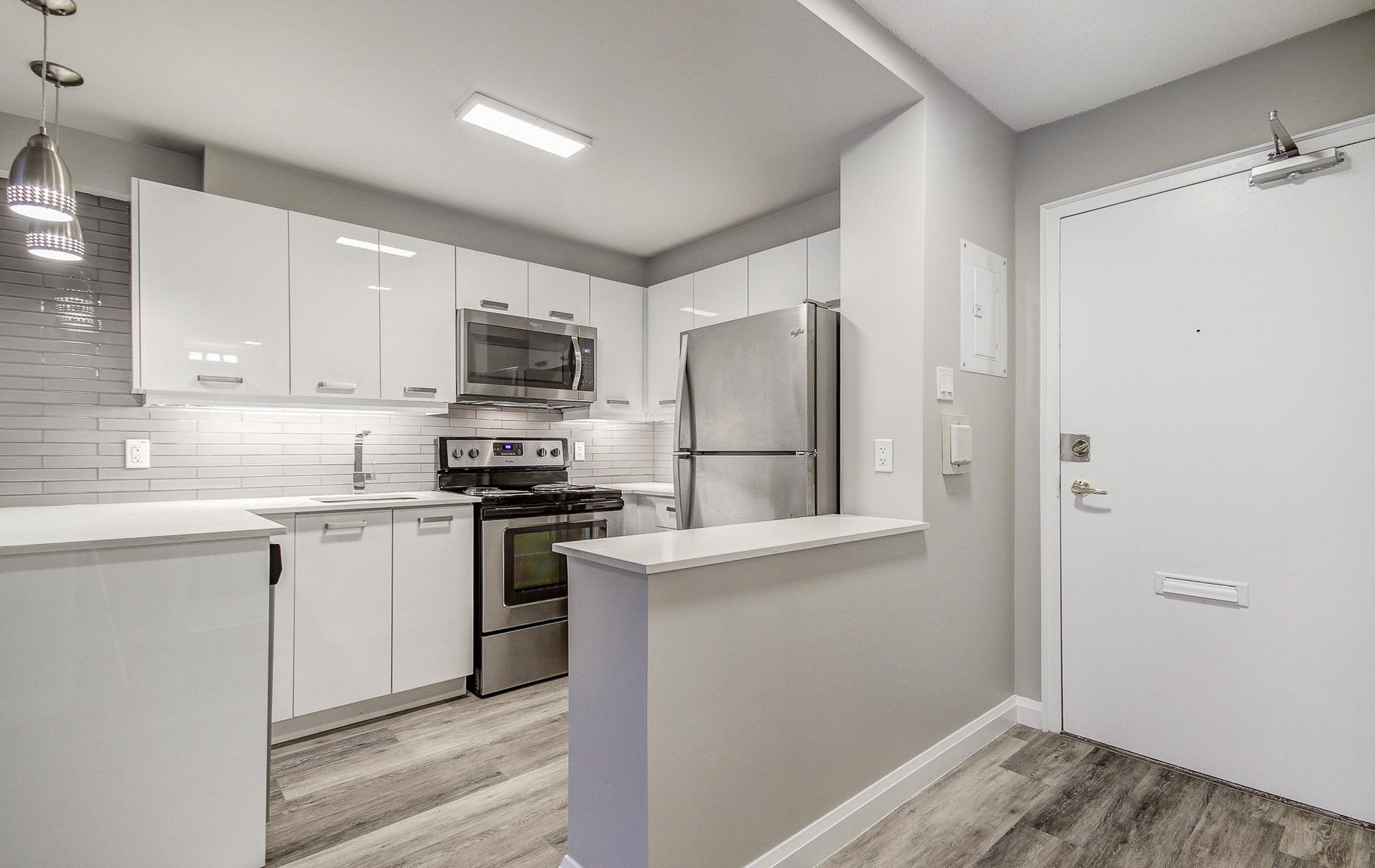 2 Bedroom Apartment for Rent - 88 Erskine Avenue, Toronto, ON 3