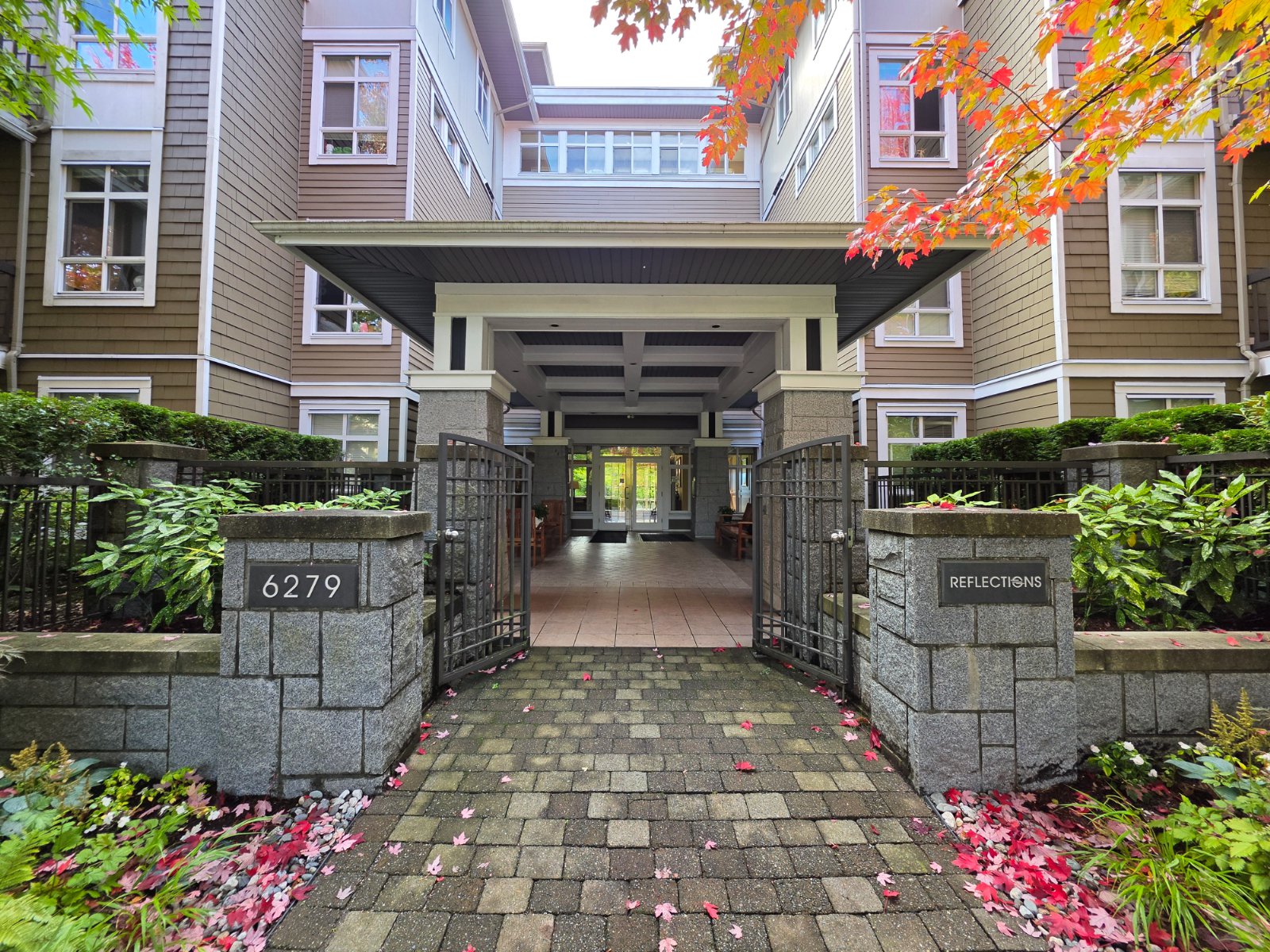 2 Bedroom Apartment for Rent - 6279 Eagles Drive, Vancouver, BC 2