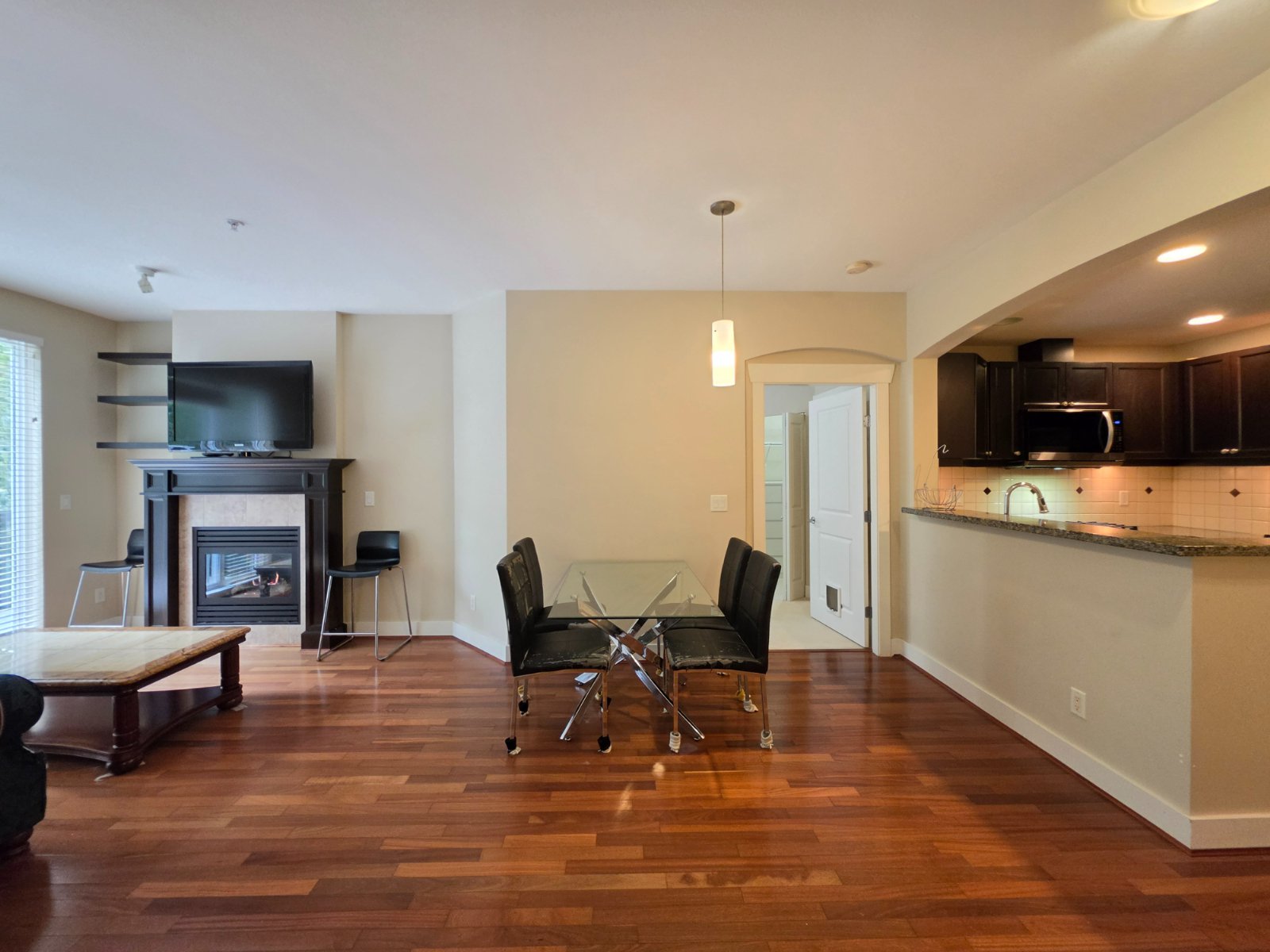2 Bedroom Apartment for Rent - 6279 Eagles Drive, Vancouver, BC 3