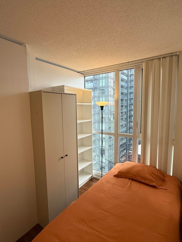 Room in Apartment for Rent - 85 Queens Wharf Rd, Toronto, ON 3