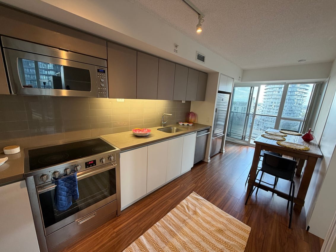 Room in Apartment for Rent - 85 Queens Wharf Rd, Toronto, ON 4