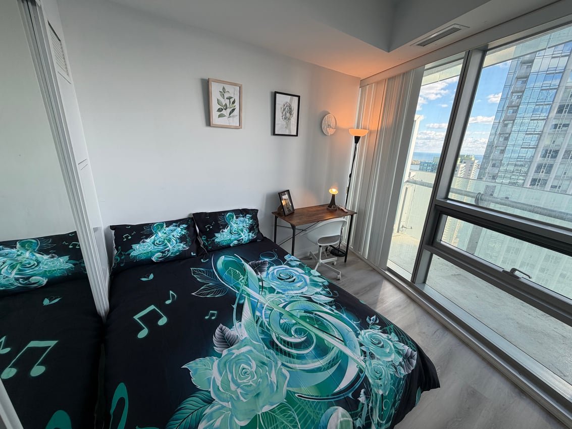 Room in Apartment for Rent - 14 York St, Toronto, ON 2
