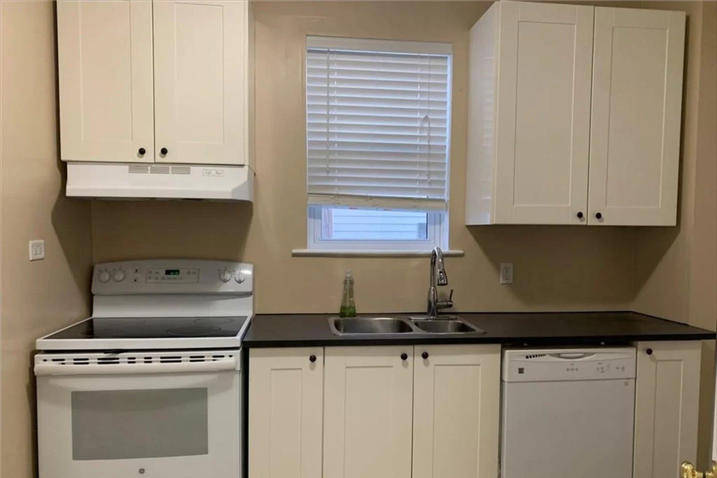 Room in House for Rent - Downie St, Peterborough, ON 4