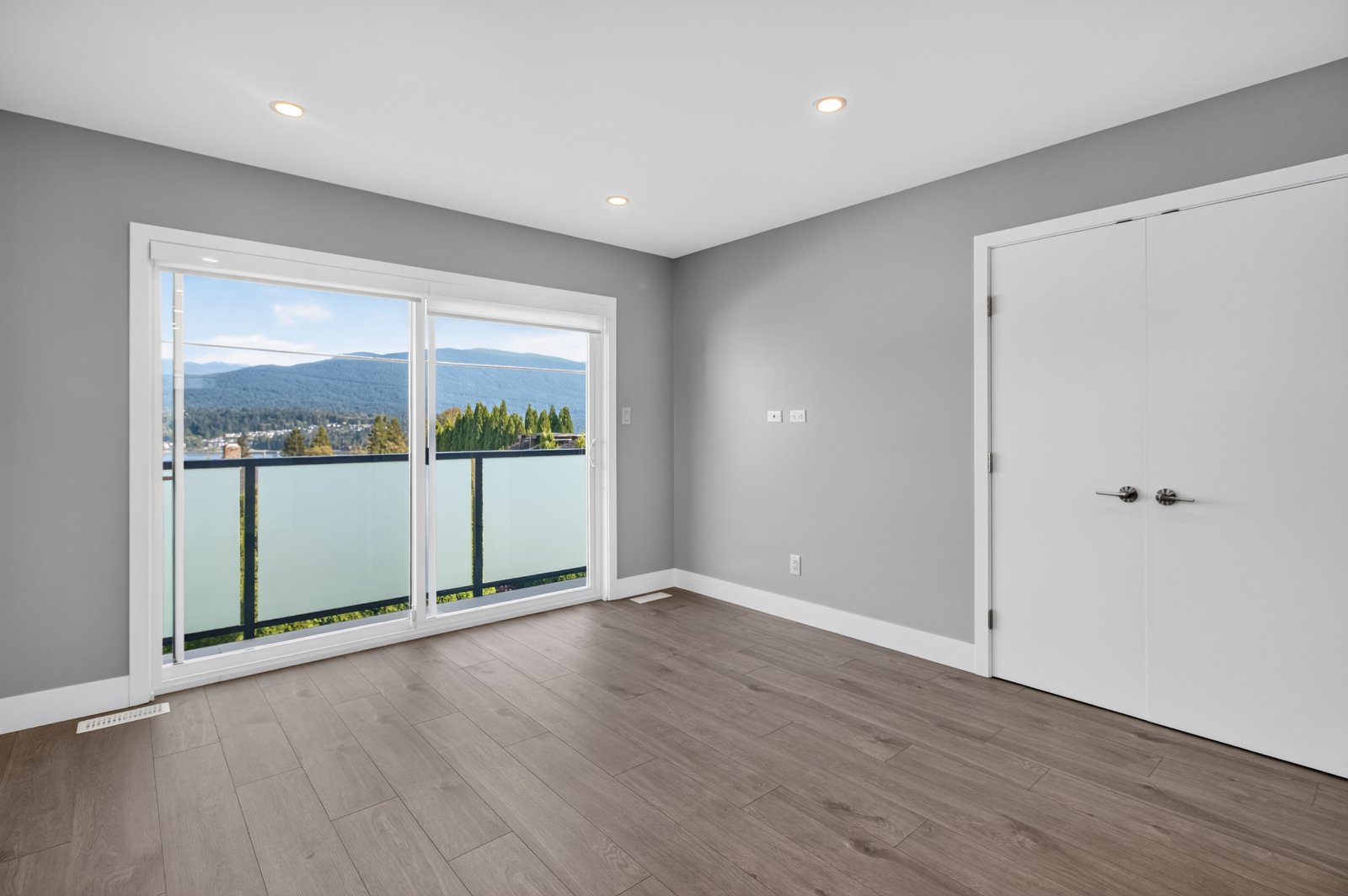 2 Bedroom House for Rent - 7081 Belcarra Dr, Burnaby, BC 3