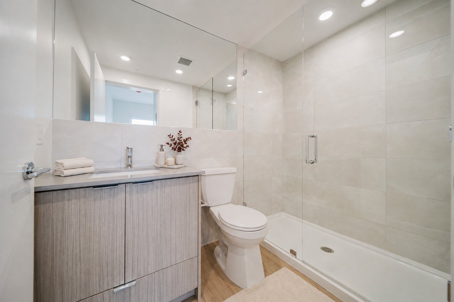 2 Bedroom Apartment for Rent - 6028 Dunbar St, Vancouver, BC 3