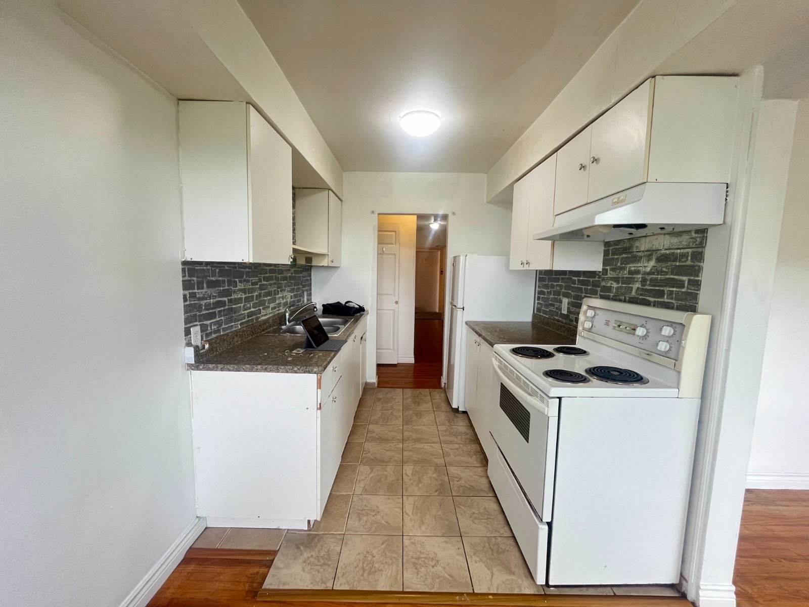 2 Bedroom Apartment for Rent - 6780 Sussex Ave, Burnaby, BC 3