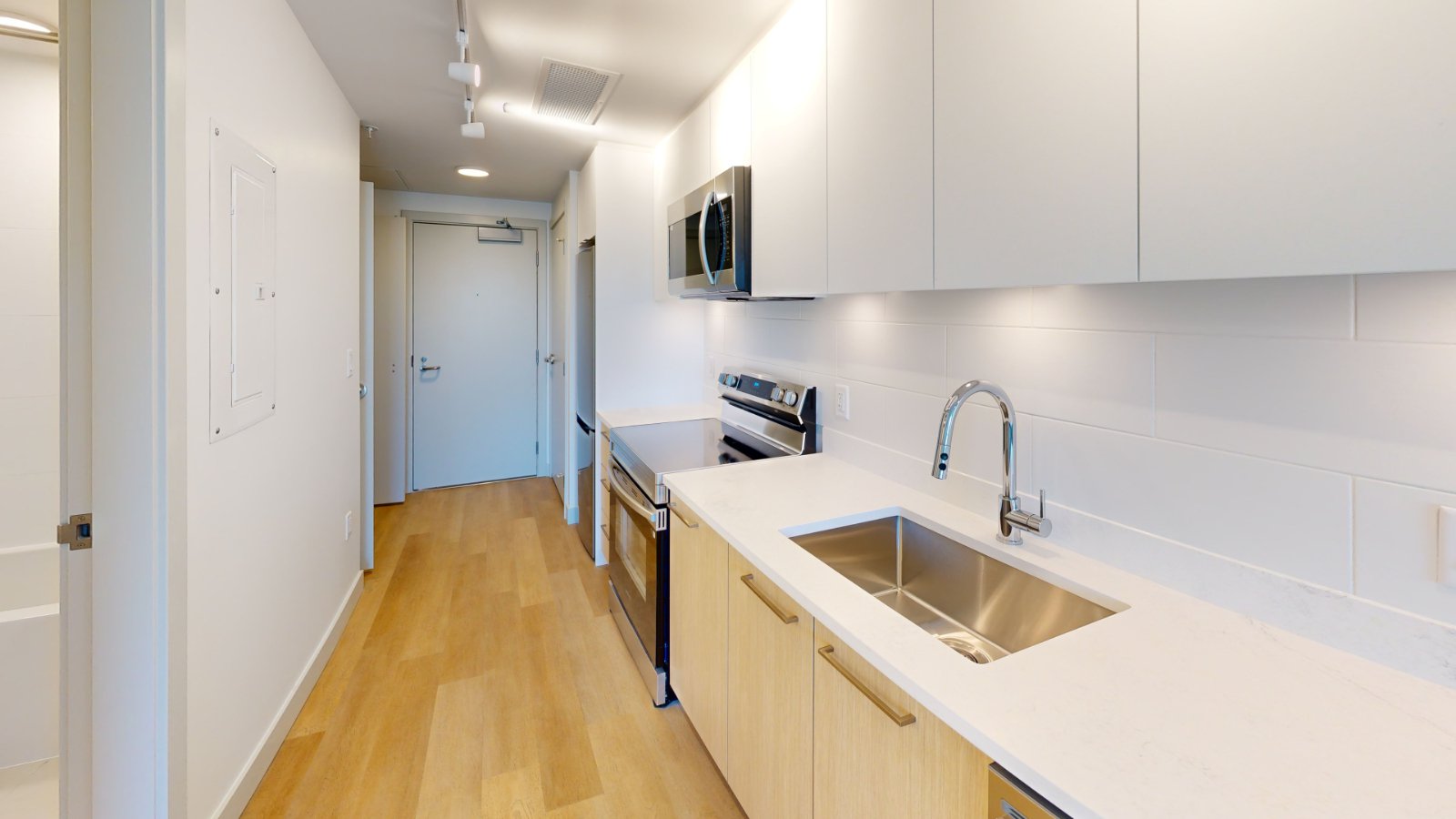 Studio Apartment for Rent - 5855 Binning Ave, Vancouver, BC 3