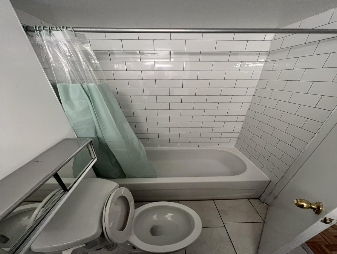 Room in Apartment for Rent - 280 Wellesley St E, Toronto, ON 5