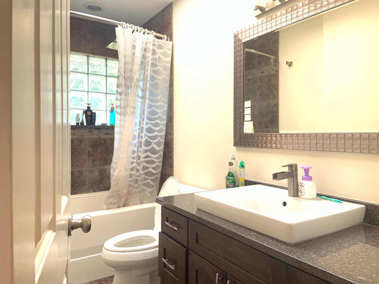 Room in House for Rent - Jubilee Ave, Burnaby, BC 3