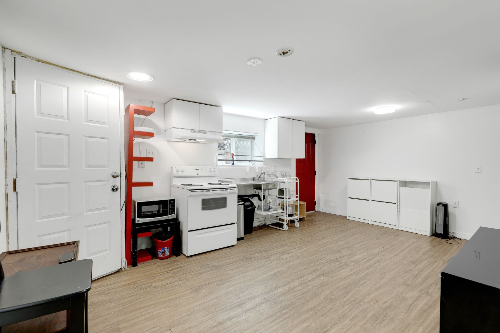 3 Bedroom House for Rent - Slocan St, Vancouver, BC 4