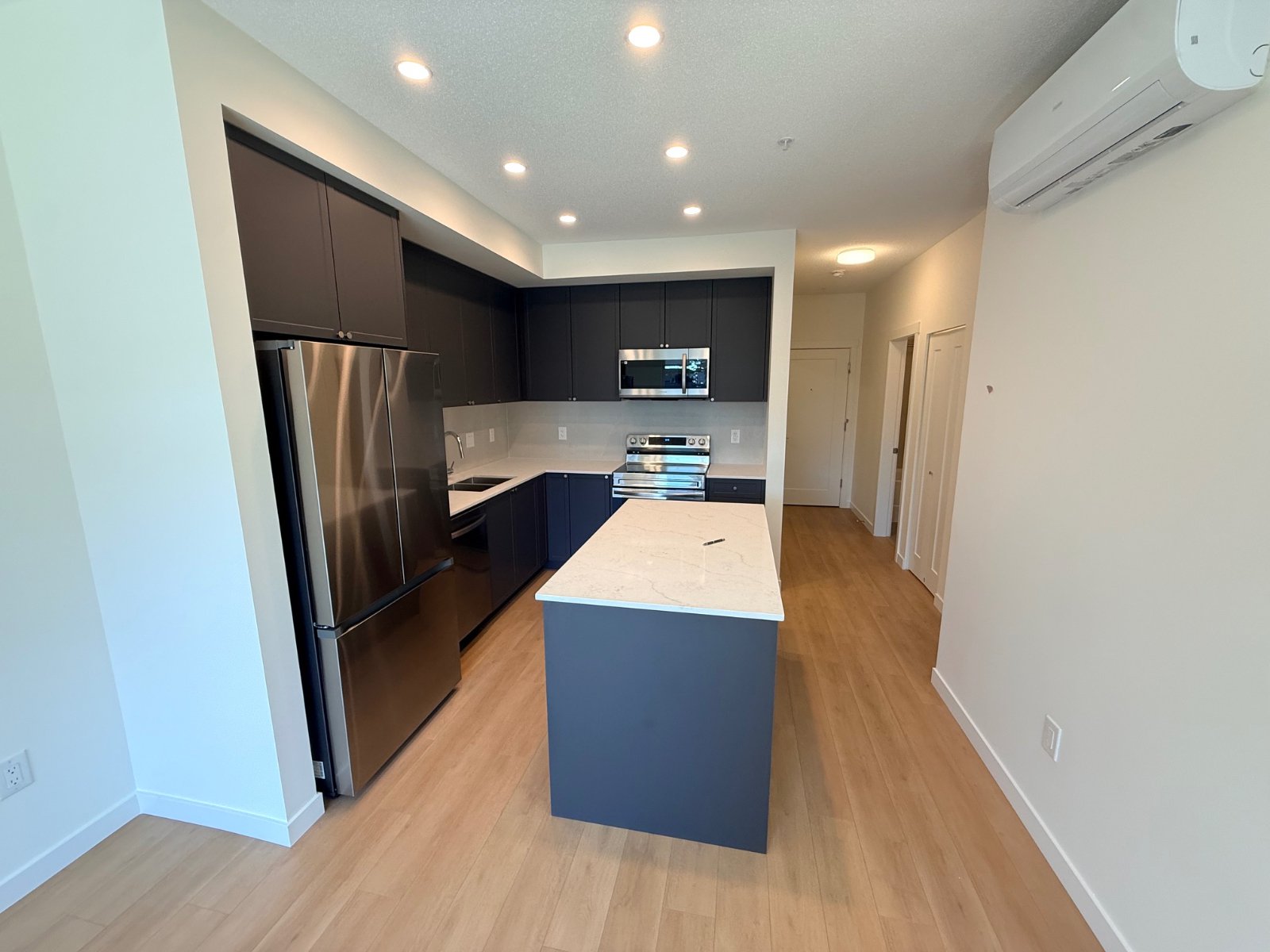 3 Bedroom Apartment for Rent - 15733 85 Ave, Surrey, BC 2