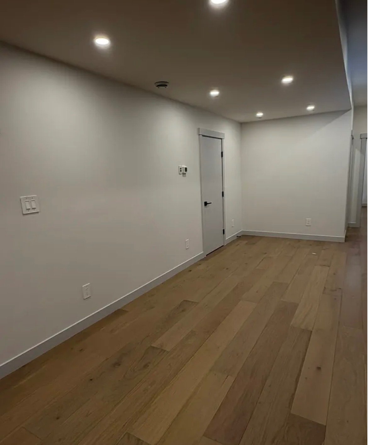 2 Bedroom House for Rent - 8 Ave SE, Calgary, AB 3