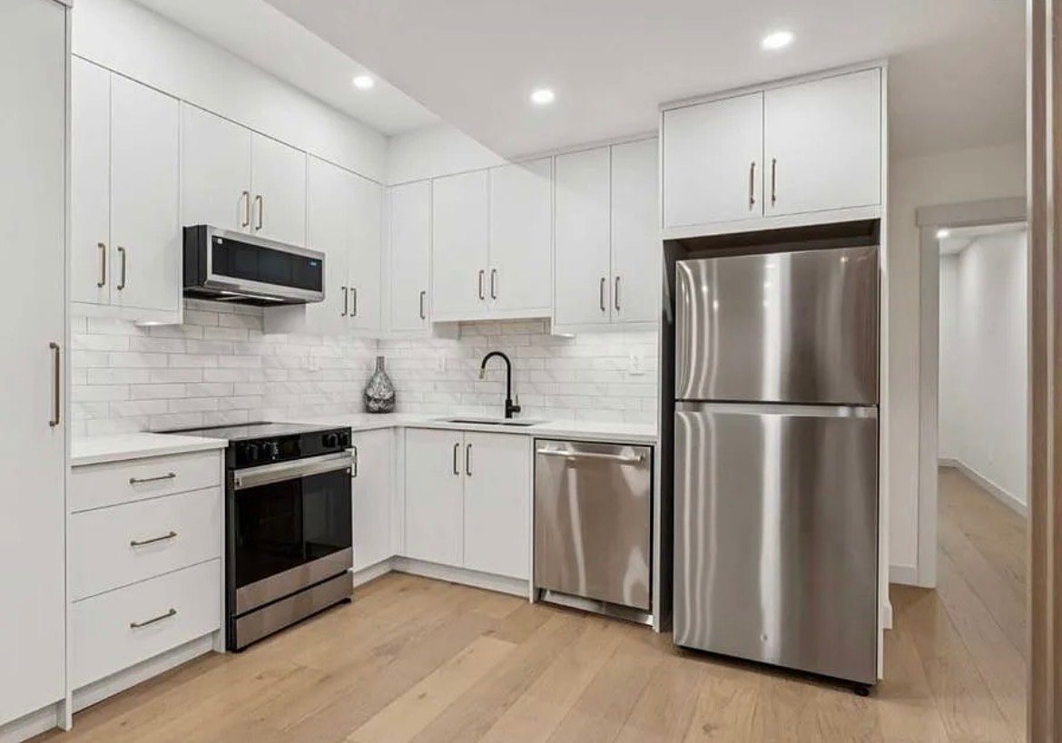 2 Bedroom House for Rent - 8 Ave SE, Calgary, AB 5