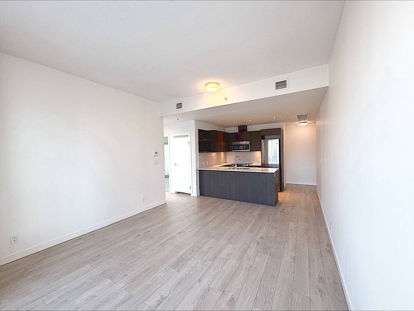 2 Bedroom Apartment for Rent - 97 West Georgia St., Vancouver, BC 4