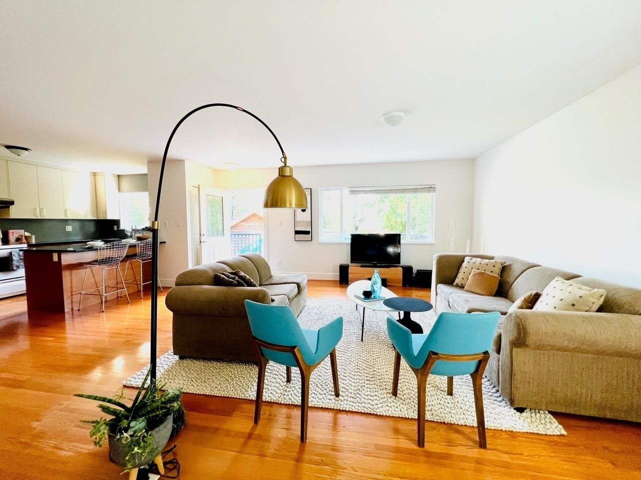 2 Bedroom Private Suite for Rent - 16th St W, North Vancouver, BC 3