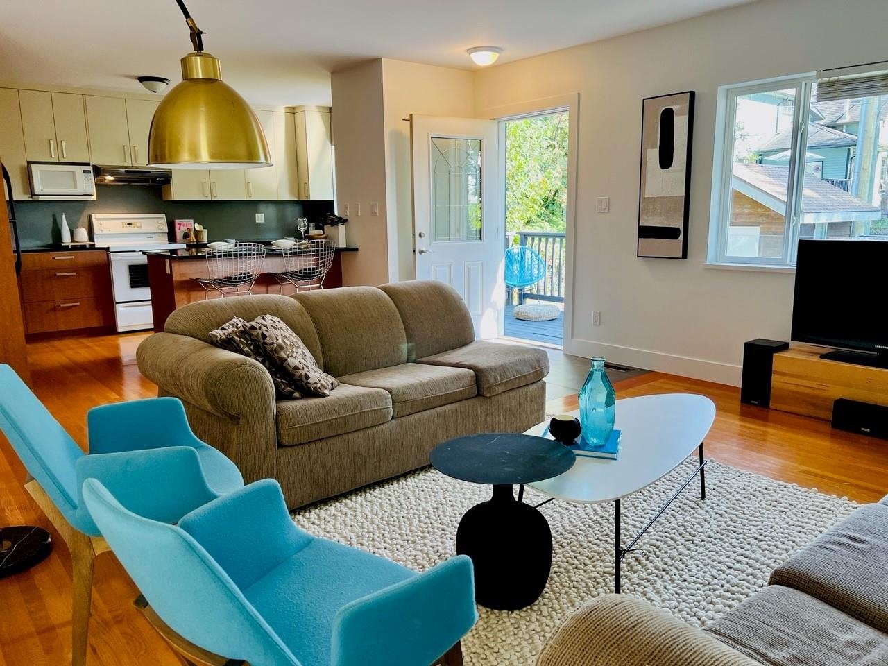 2 Bedroom Private Suite for Rent - 16th St W, North Vancouver, BC 2