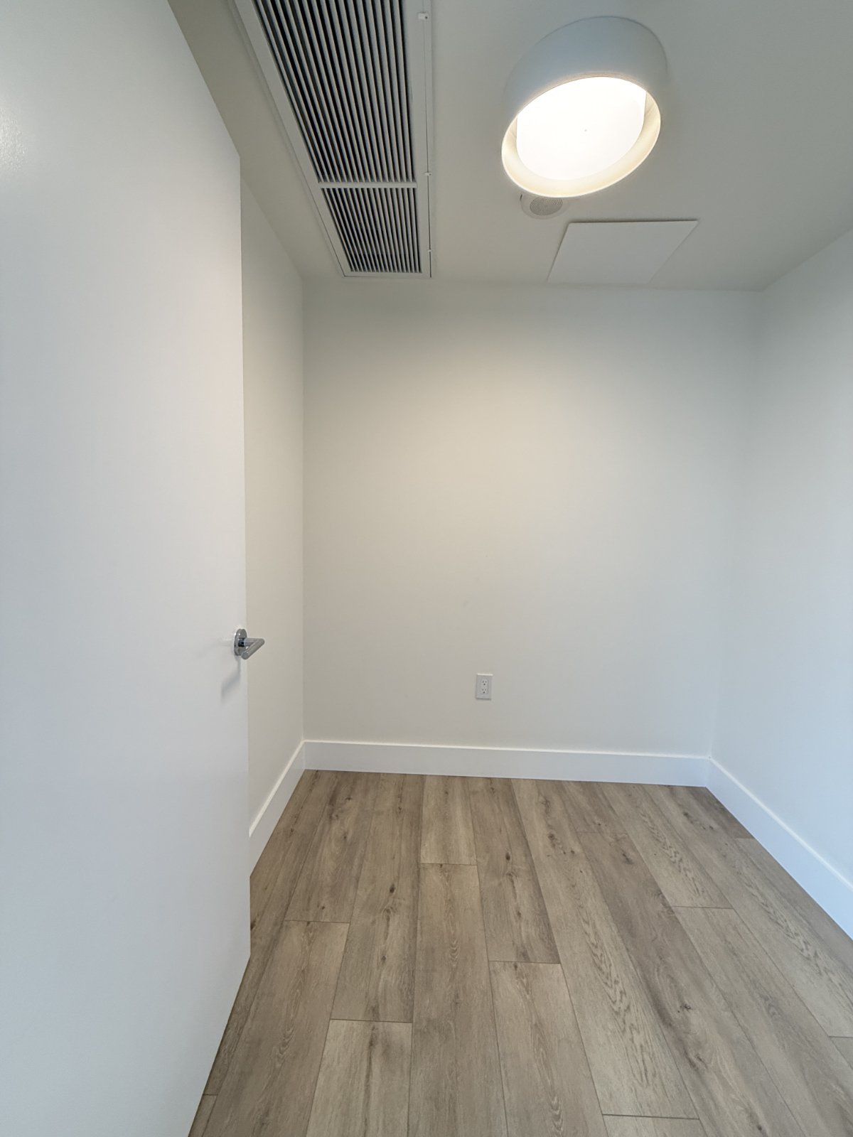 Room in Apartment for Rent - 10428 Whalley Blvd, Surrey, BC 2