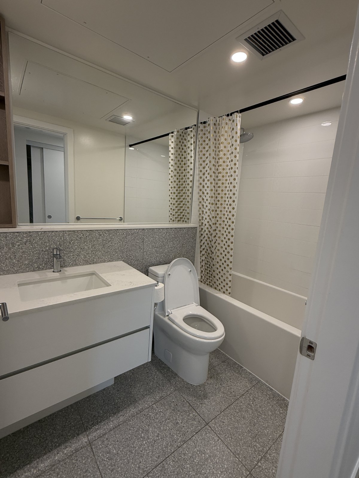 Room in Apartment for Rent - 10428 Whalley Blvd, Surrey, BC 5