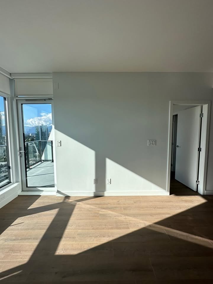 2 Bedroom Apartment for Rent - 2181 Madison Avenue, Burnaby, BC 3