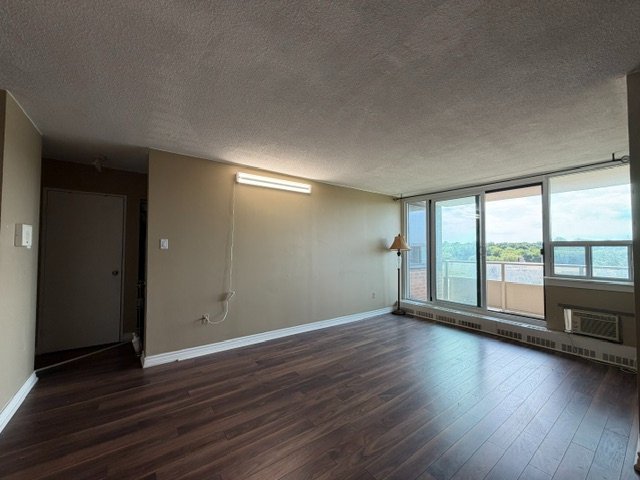 2 Bedroom Apartment for Rent - 15 Torrance Rd, Toronto, ON 4