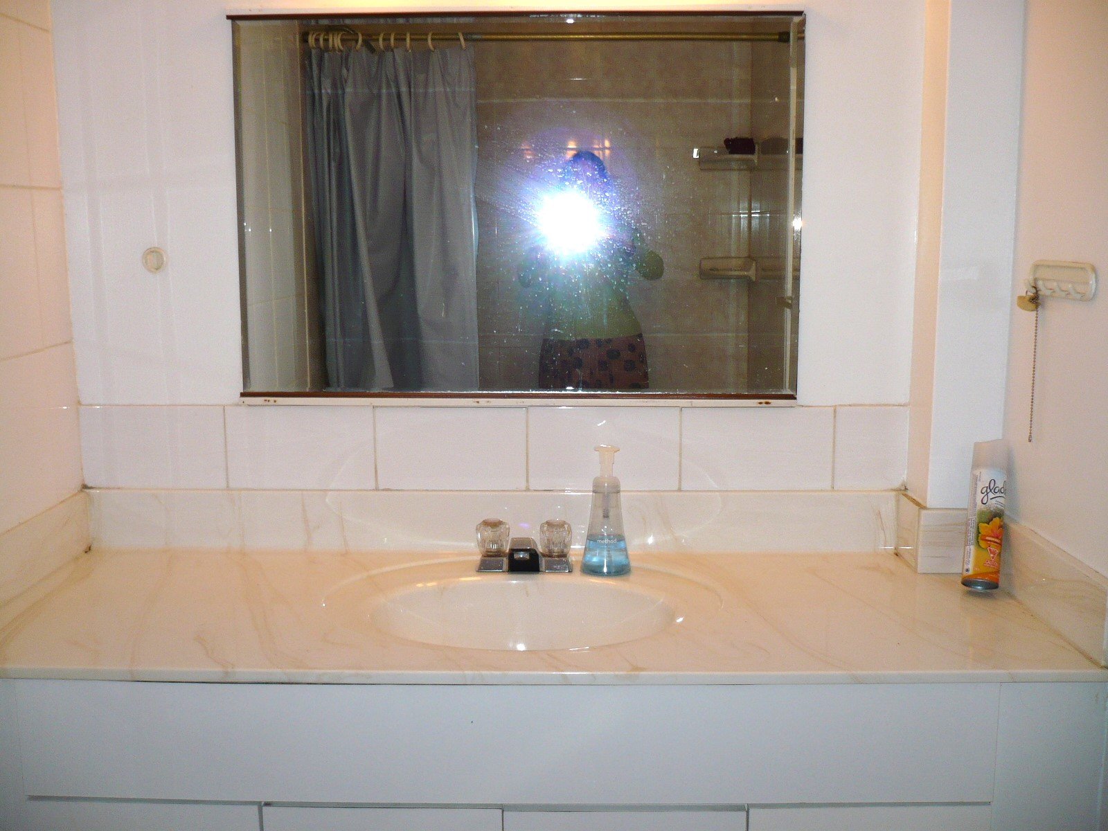 Room in House for Rent - Granville St, Vancouver, BC 3