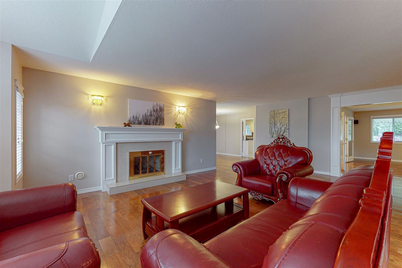 6 Bedroom House for Rent - 5680 Cornwall Pl, Richmond, BC 2